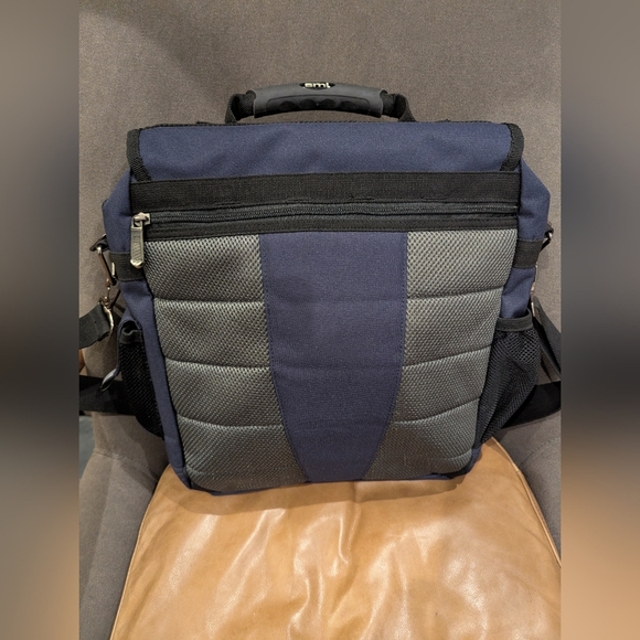 NHL Toronto Maple Leaf convertible backpack Messenger Bag - Picture 14 of 14